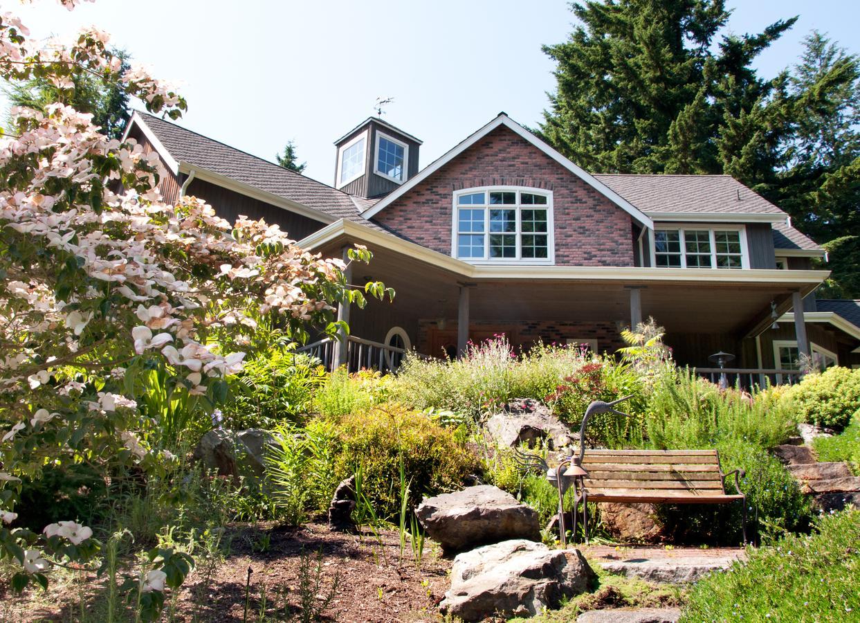 Hideaway Lodge B And B Woodinville Exterior photo