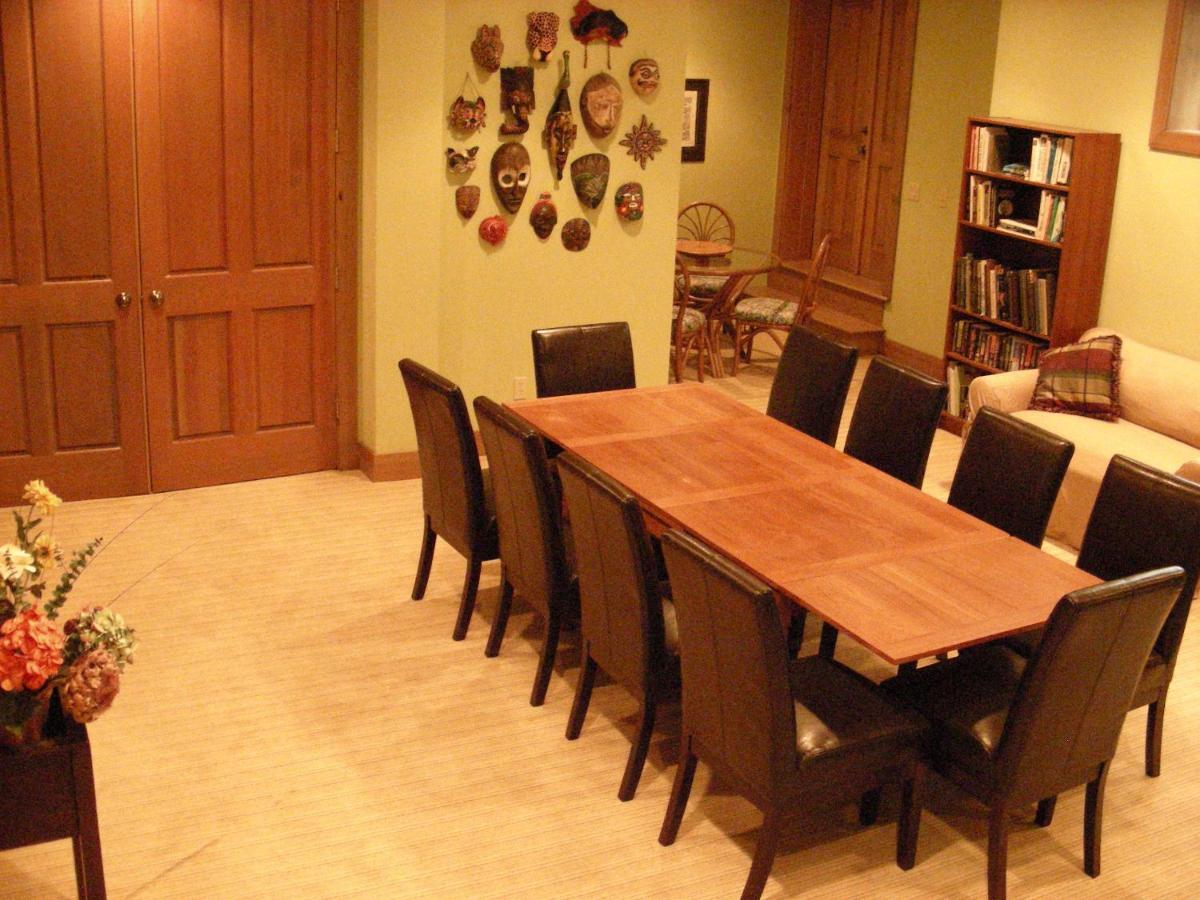 Hideaway Lodge B And B Woodinville Room photo